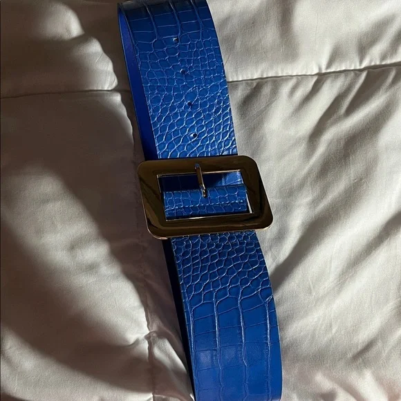Blue Croc-Embossed Belt with Silver Buckle vintage - Picture 1 of 3
